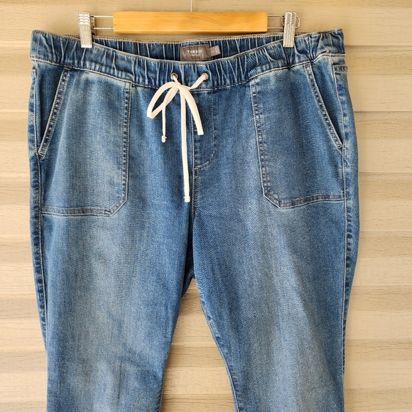 Torrid women's jean joggers - Picture 4 of 15